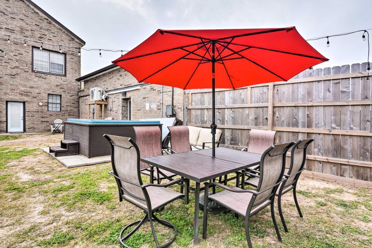 Beautiful Galveston Apt With Deck Less Than 3 Mi To Dtwn! Exterior photo