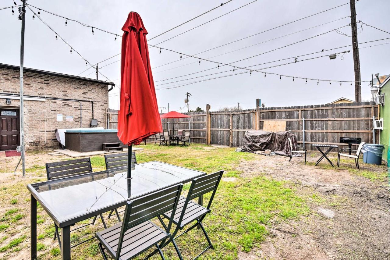 Beautiful Galveston Apt With Deck Less Than 3 Mi To Dtwn! Exterior photo