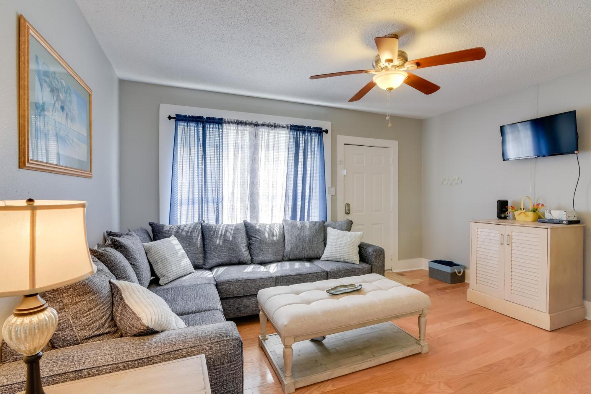 Beautiful Galveston Apt With Deck Less Than 3 Mi To Dtwn! Exterior photo